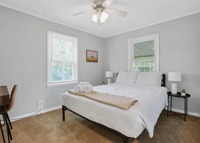 Holiday home The Prime - 5 Bedroom 2 Bath- Parking Columbus