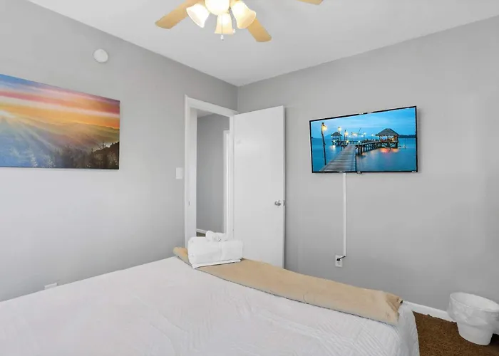 The Prime - 5 Bedroom 2 Bath- Parking * Columbus
