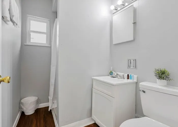 The Prime - 5 Bedroom 2 Bath- Parking Columbus