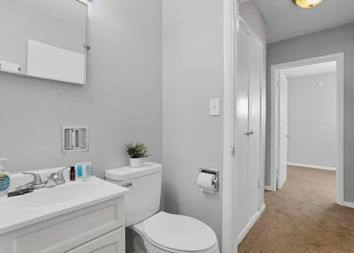 The Prime - 5 Bedroom 2 Bath- Parking * Columbus